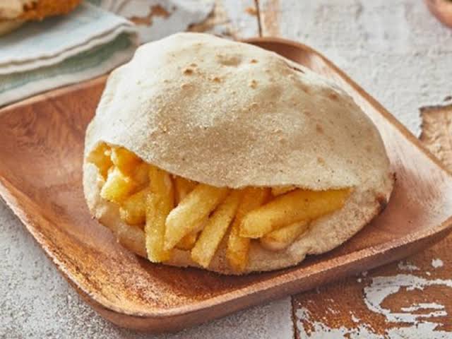 سندوتش بطاطس محمره