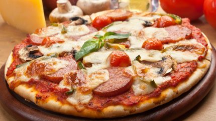 بيتزا نقانق/Sausage Pizza