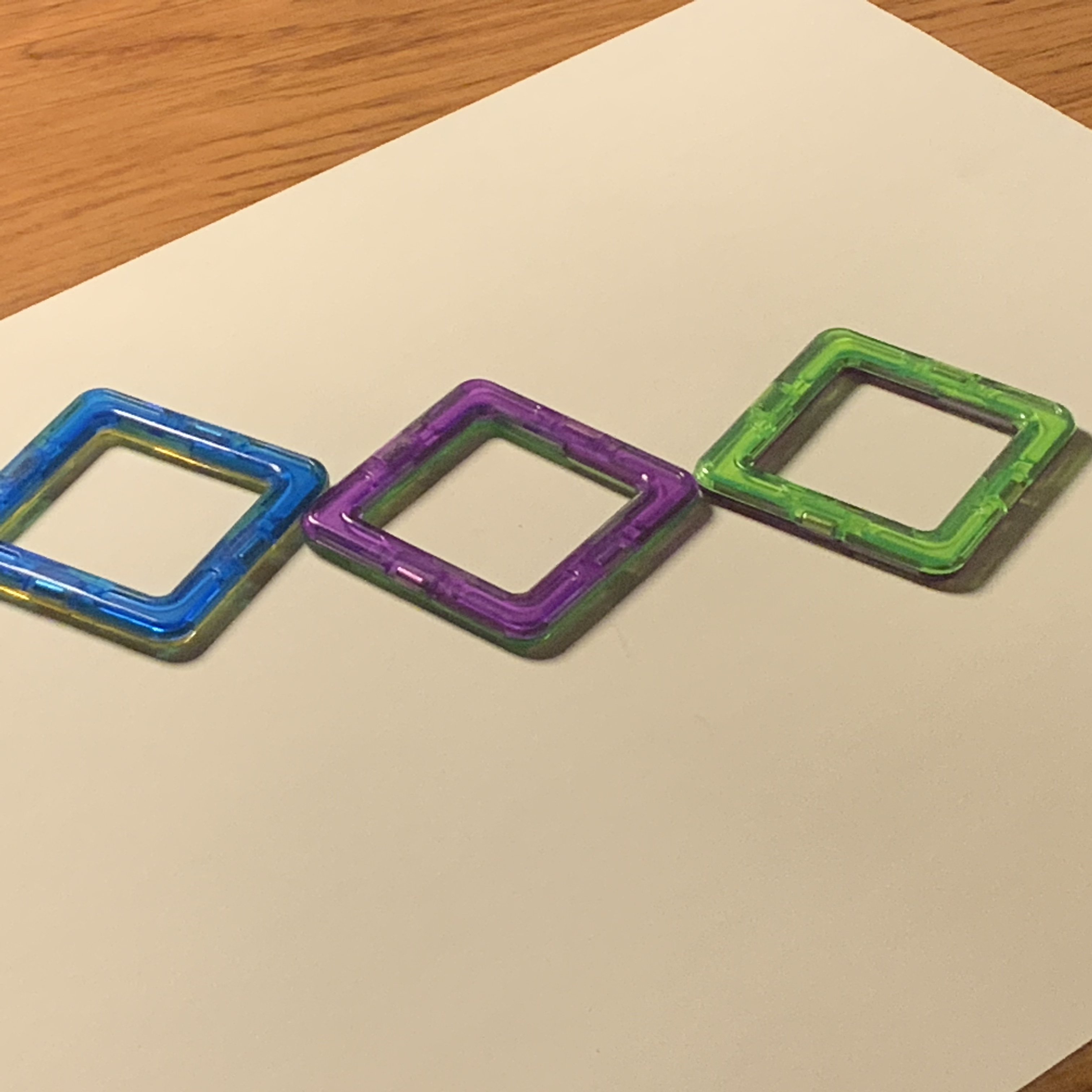 مربعات مغناطيسيه ٣ قطع