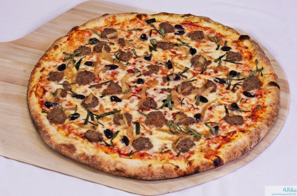 بيتزا لحم كبير 