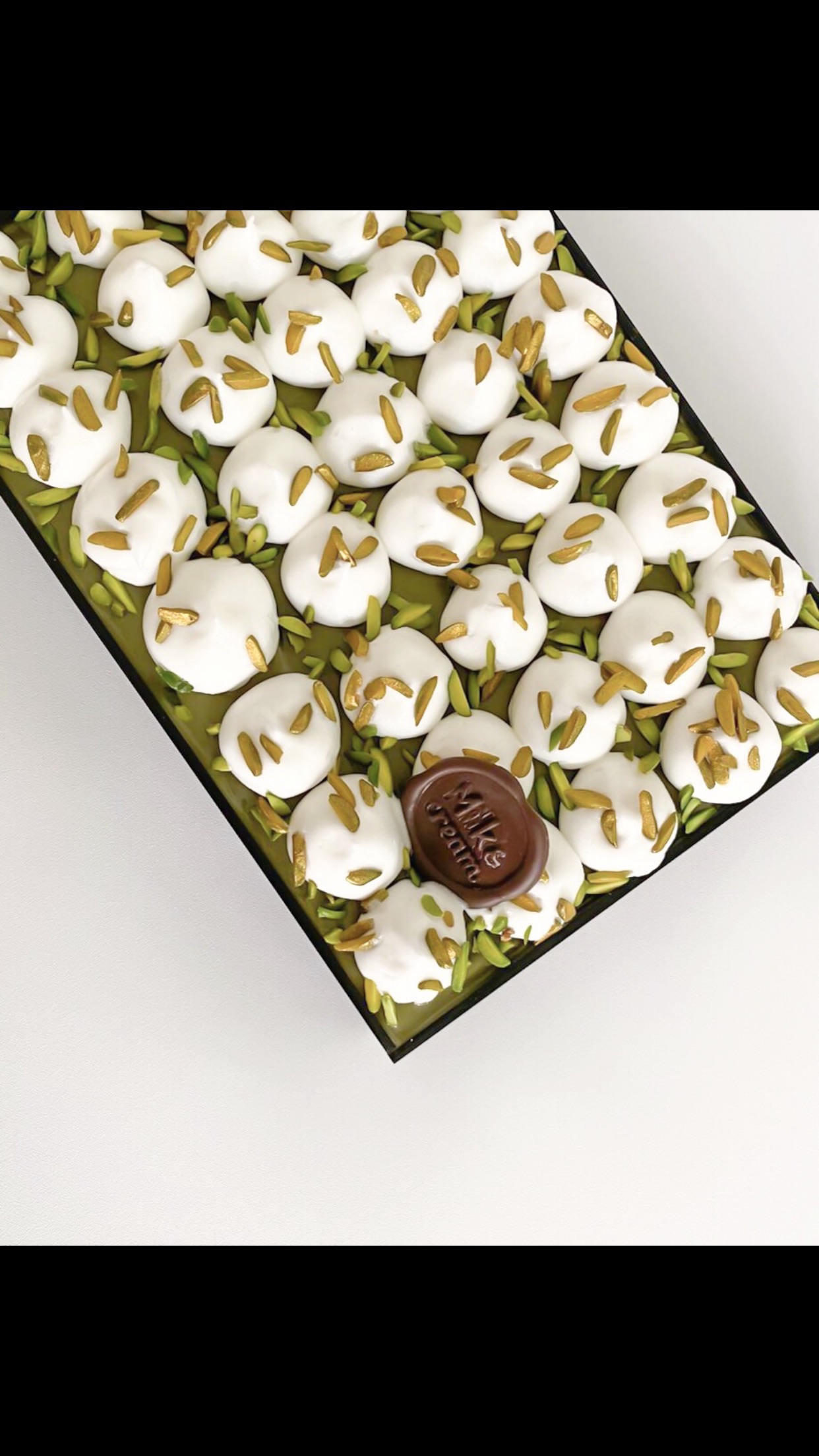 كيكة الحليب بنكهة الفستق وجوز الهند