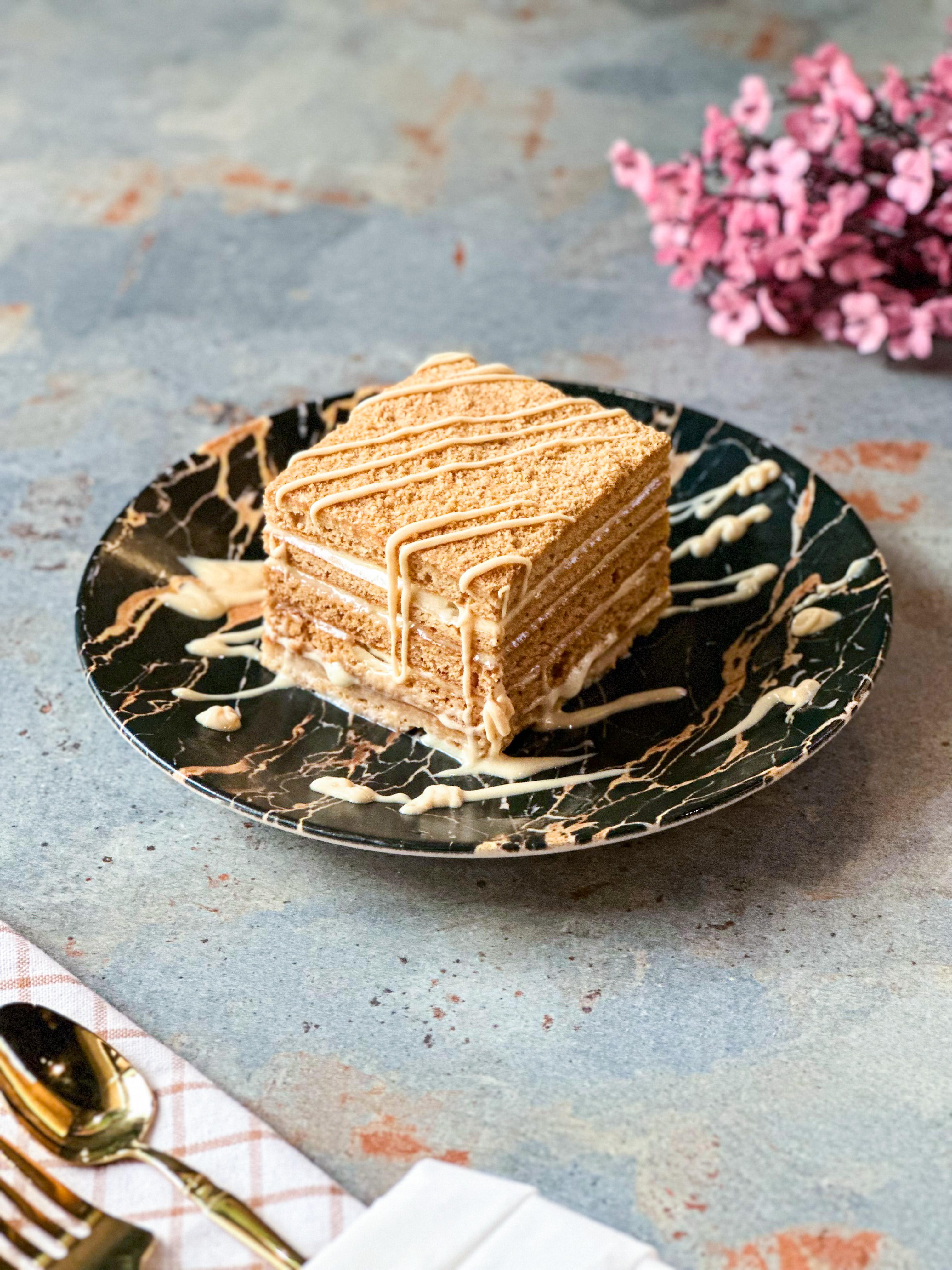 كيكة عسل honey cake