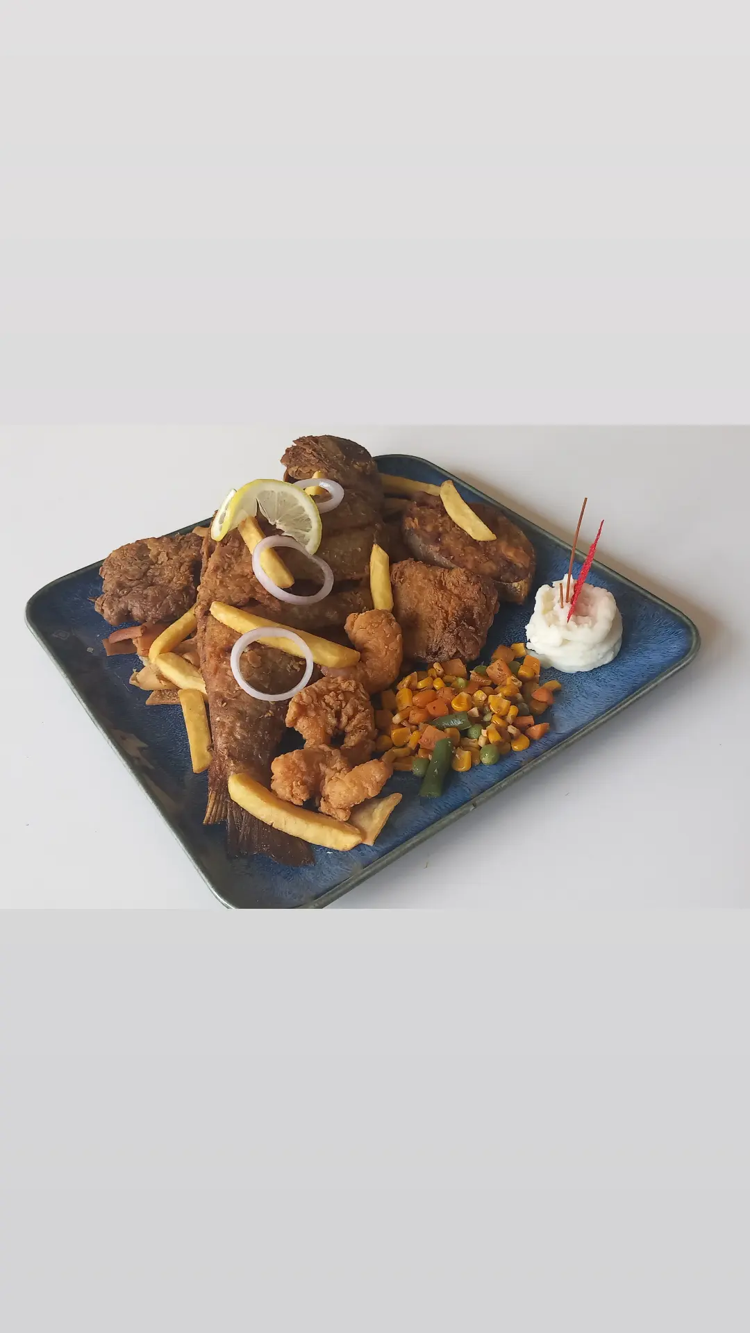 مشكل بحريات مقلي / Fried seafood mix
