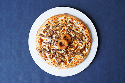 Steak pizza