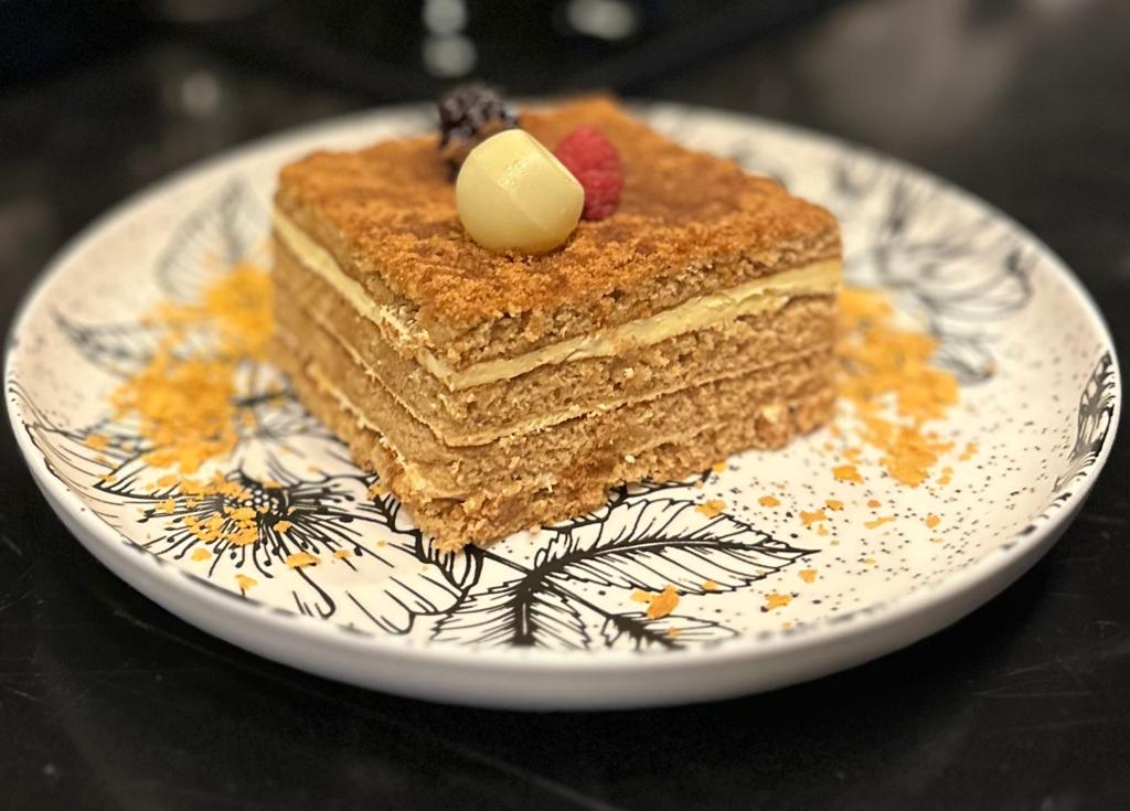 كيك العسل
