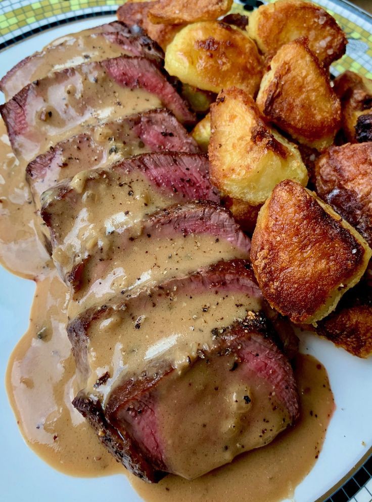 BEEF TENDERLOIN WITH PEPPERCORN SAUCE 