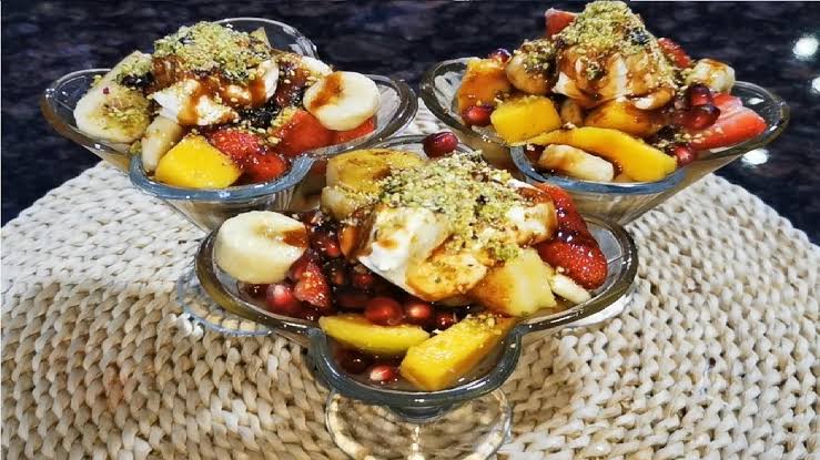 سلطة فواكه عادية 