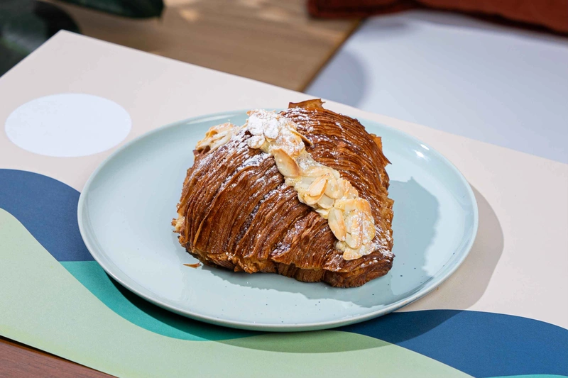 كرواسون باللوز