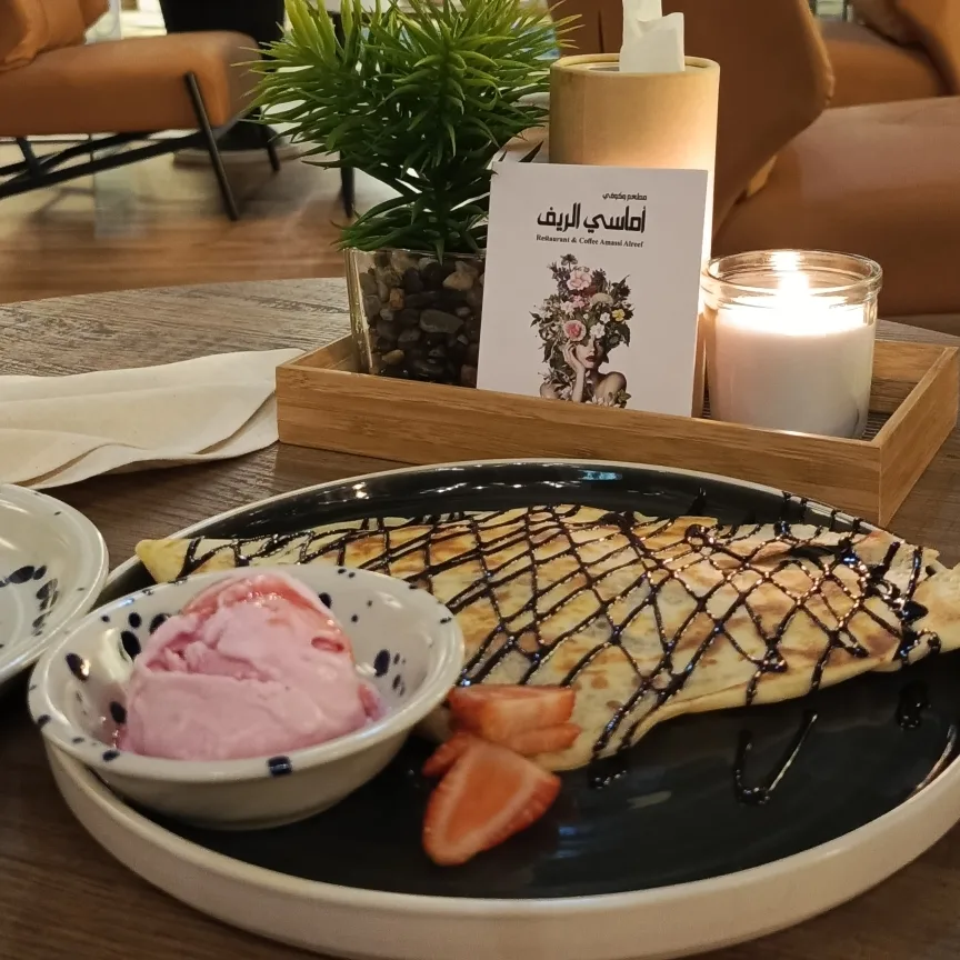 Fruit Crepe With Ice Cream