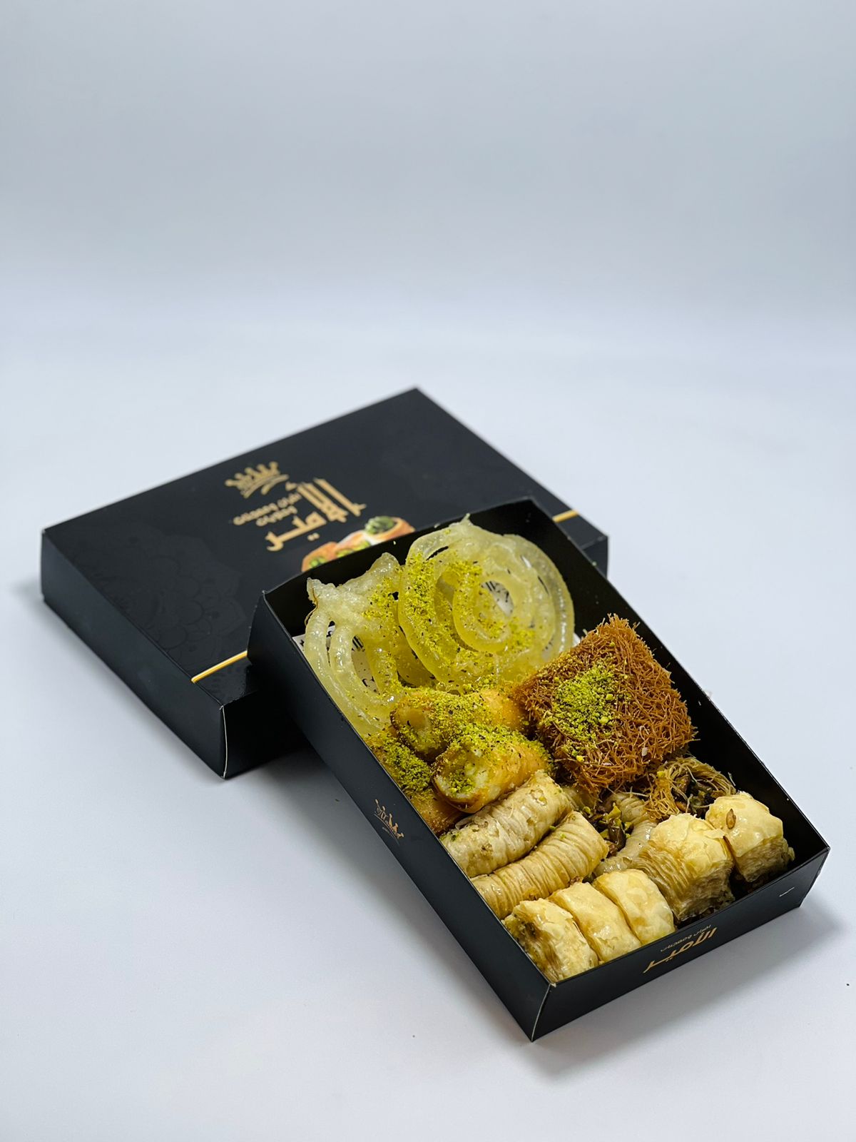 بقلاوة مشكل كلاسيك نصف كيلو