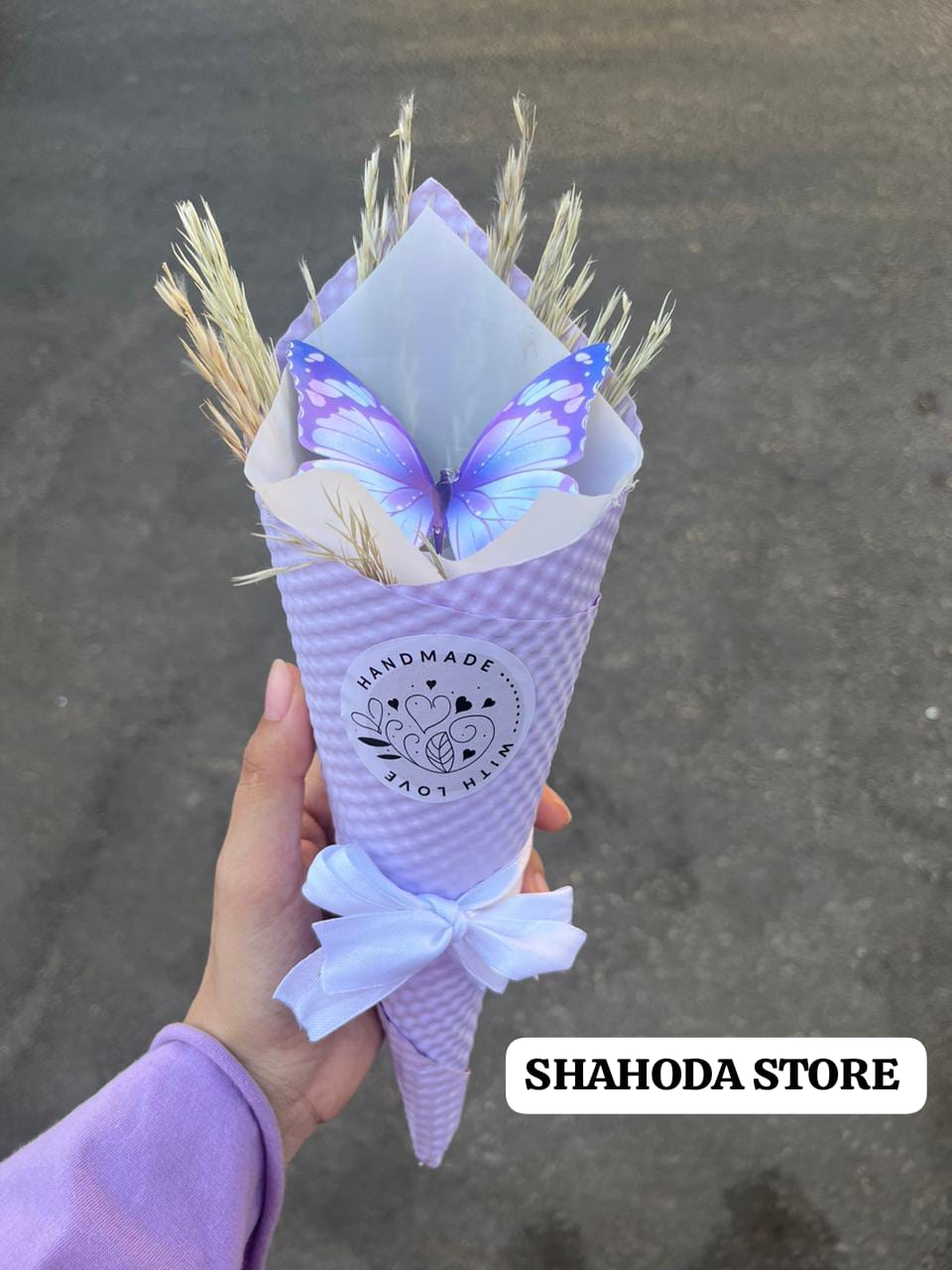 بوكيه فراشة واحدة كبيرة