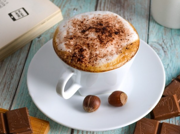  قهوة، بندق.