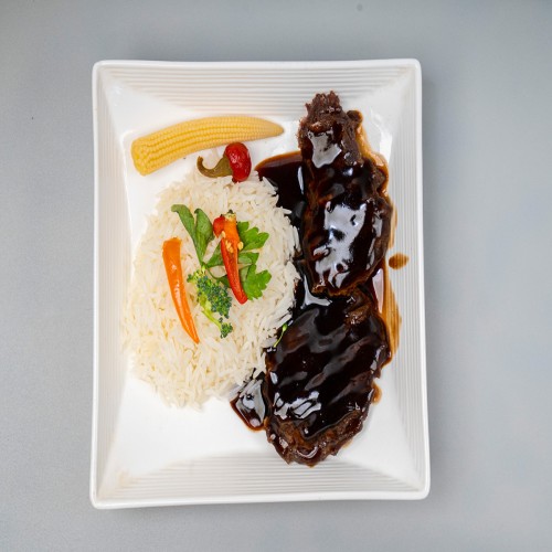 طبق لحم باربيكيو