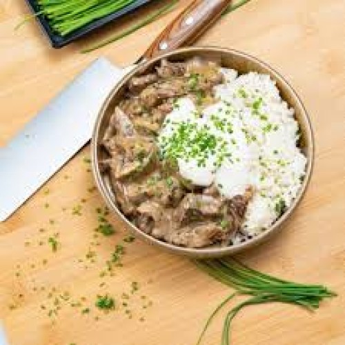 طبق ستروغانوف لحم
