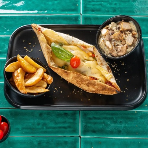 Panuozzo Poulet Grillé (1 fromage et potatos gratuits)