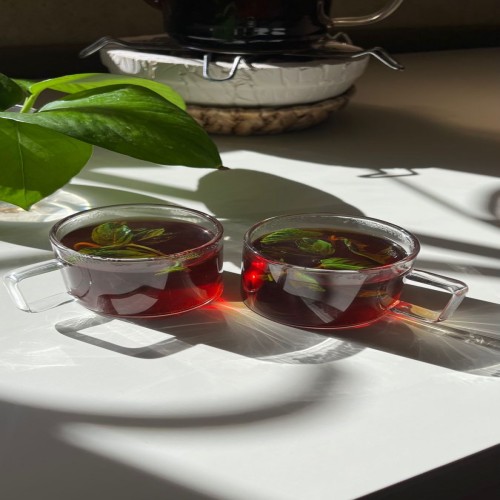 شاي أحمر بالنعناع